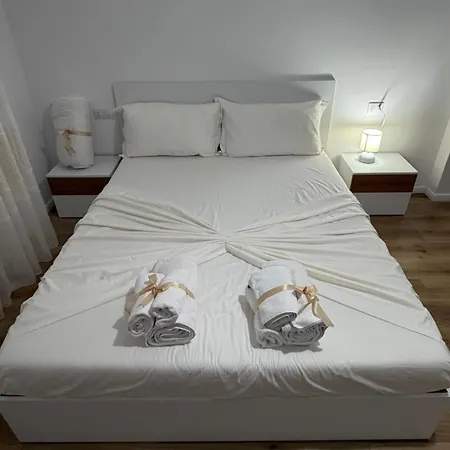 Vlora Apartments 公寓 *